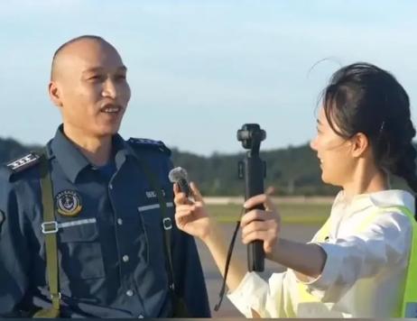 高市早苗是彻底没招了。当着全世界的面，中方再次打出王炸，一纸通告甩在全世界面前，