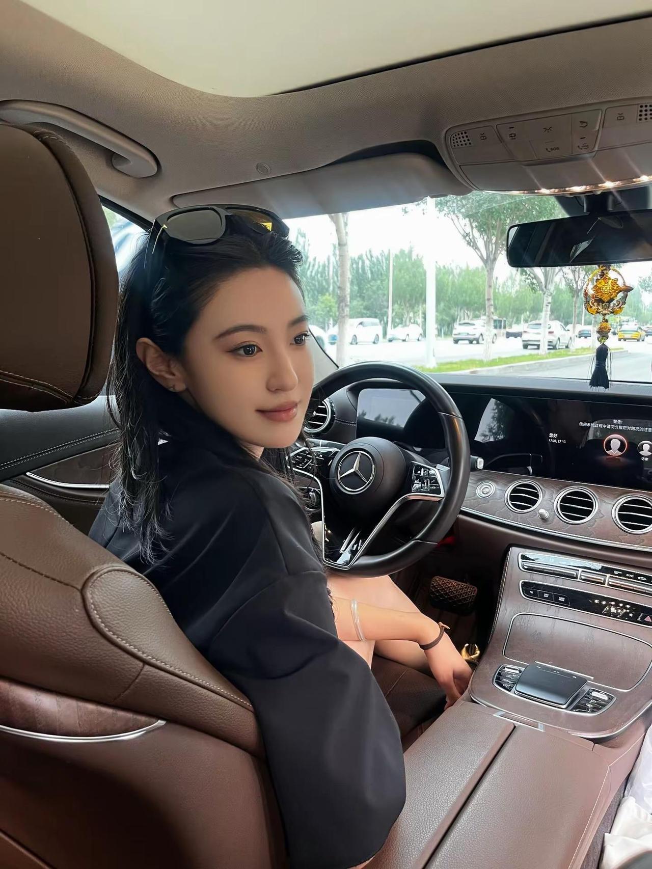 现实中谁不想急头白脸整首夜色夜色天蝎女