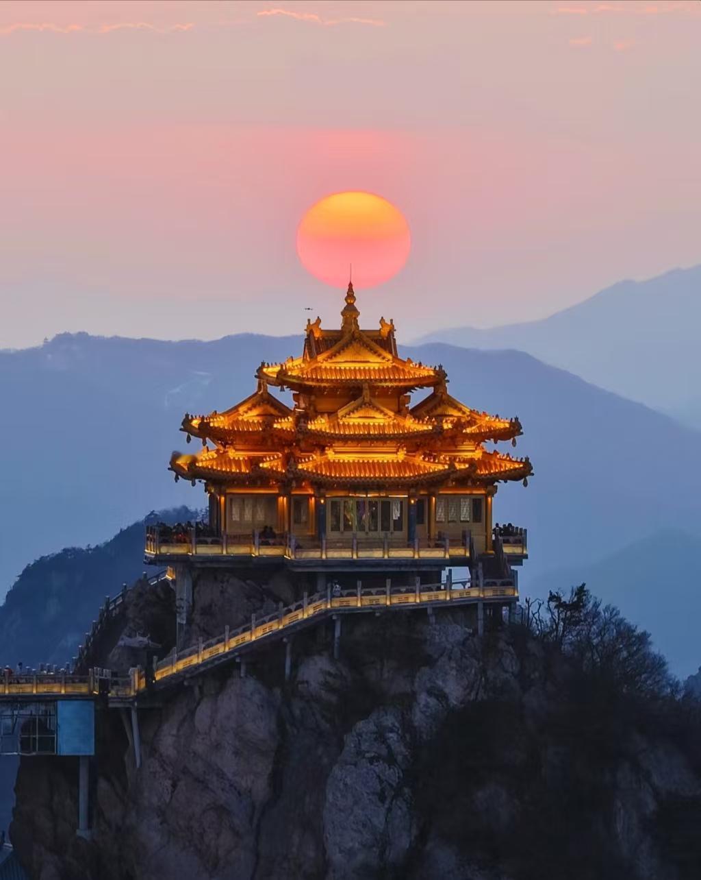五一提前从老君山下来，花了1600，终于明白了3件事：第一，别以为坐了索道就