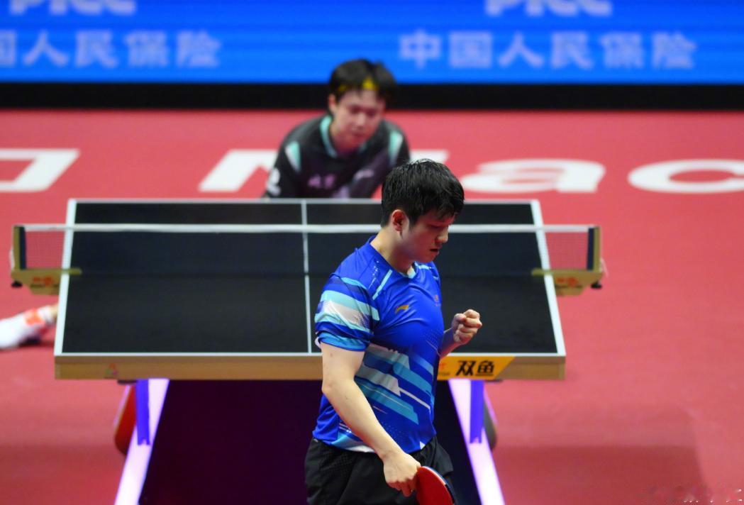 凭良心讲：樊振东的成功与3人“脱不了关系”王涛：王涛是小胖八一队的主教练，王