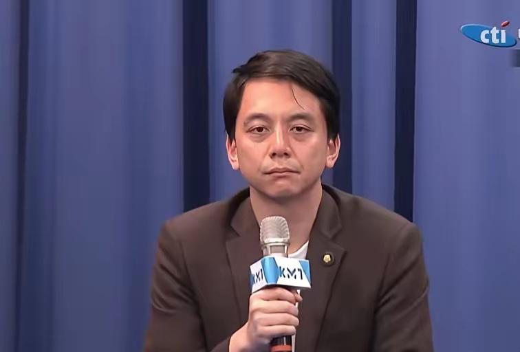 国民党又闹了个大笑话——文传会主委尹乃菁5月12日就递了辞呈，到昨天（17日）记