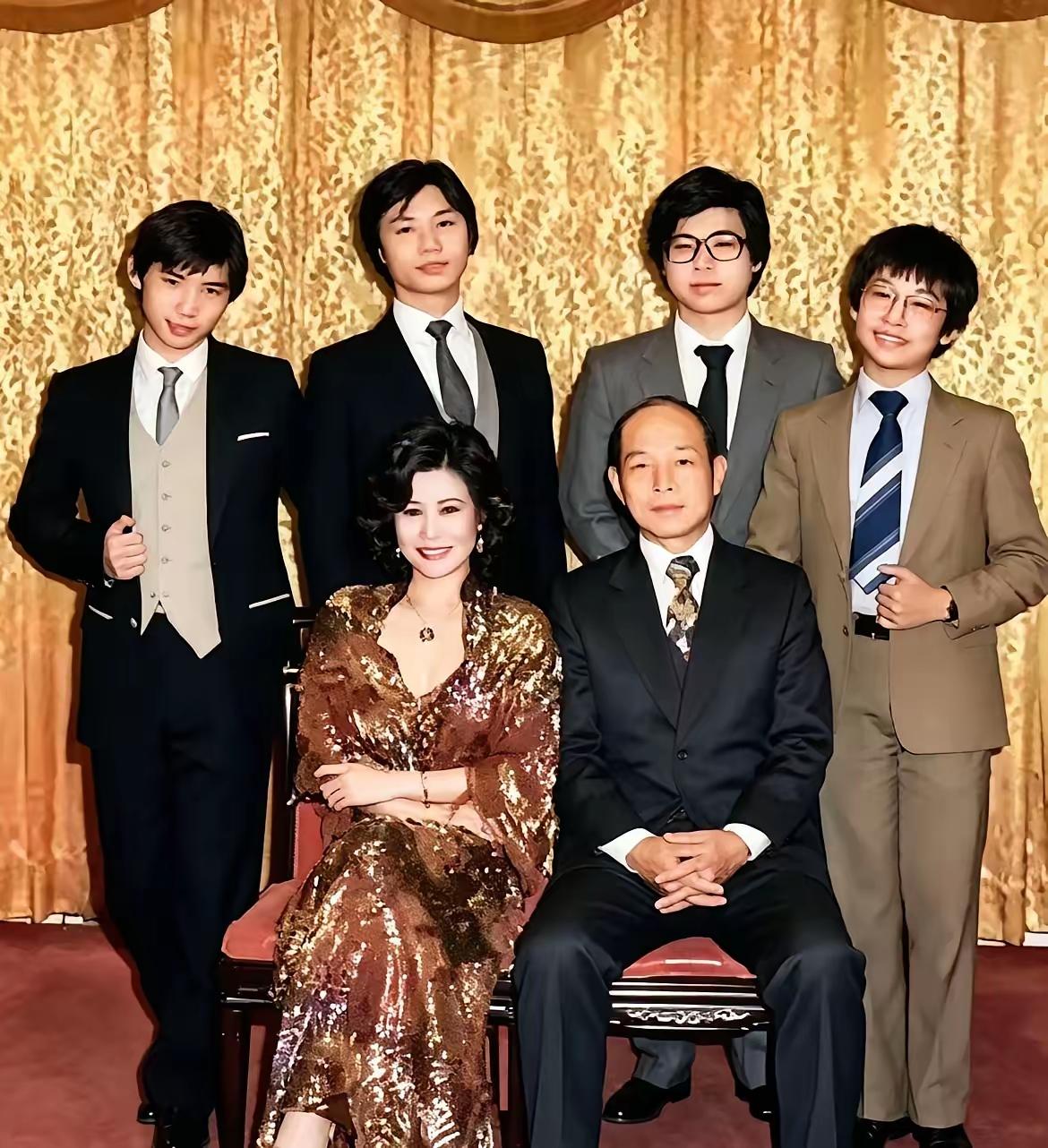 1968年，45岁的霍英东打算迎娶35岁依旧未婚的林淑端。原配吕燕妮只说了两个字