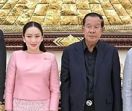 泰柬冲突第四天，柬军一副司令及四名将军被炸身亡，至此，洪森终于反应过来，泰国这次