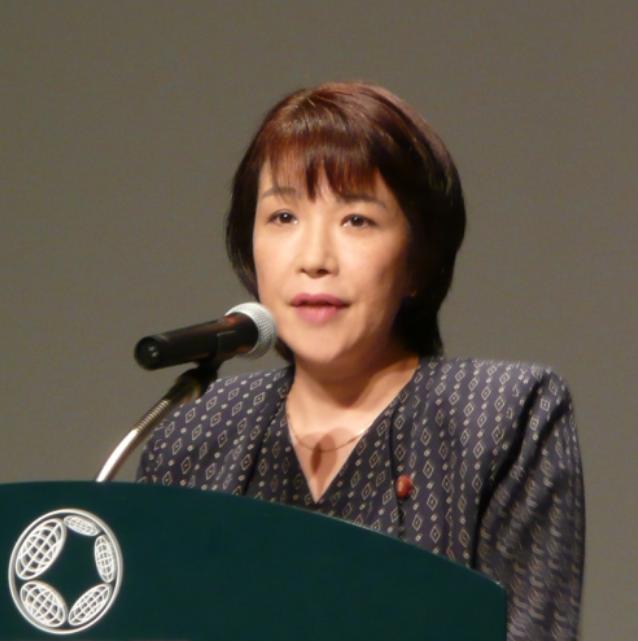 日本突然摊牌。东京正式宣布，自2026年7月起，日本进口原油将全面绕开霍尔木兹海