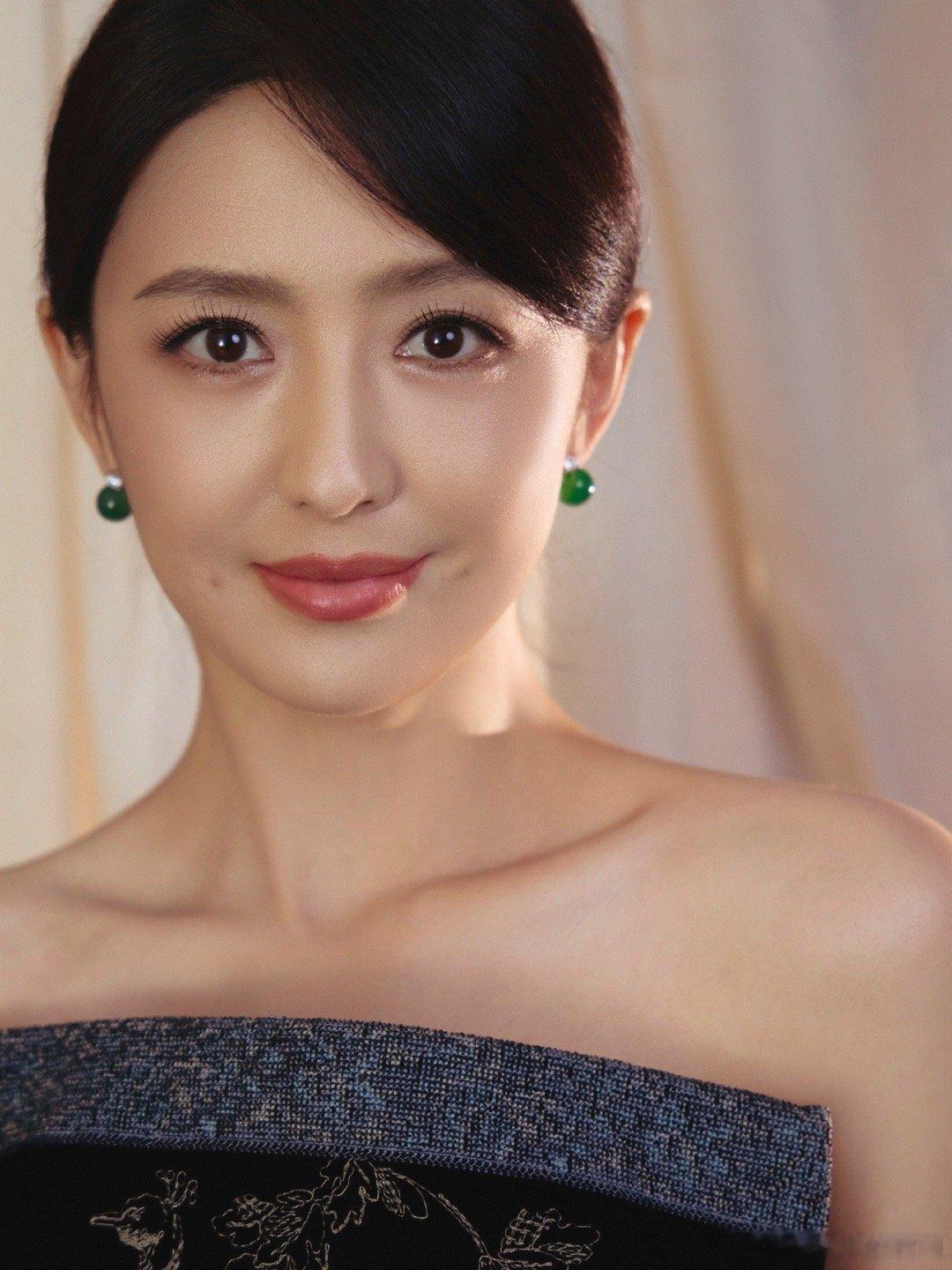 佟丽娅17城50场巡演官宣了17城从南到北，50场诚意十足！佟丽娅携《在远方在
