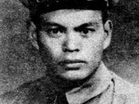 一个连硬抗2000叛匪围攻40天，彭老总致电表彰，副营长授荣誉称号。这场载