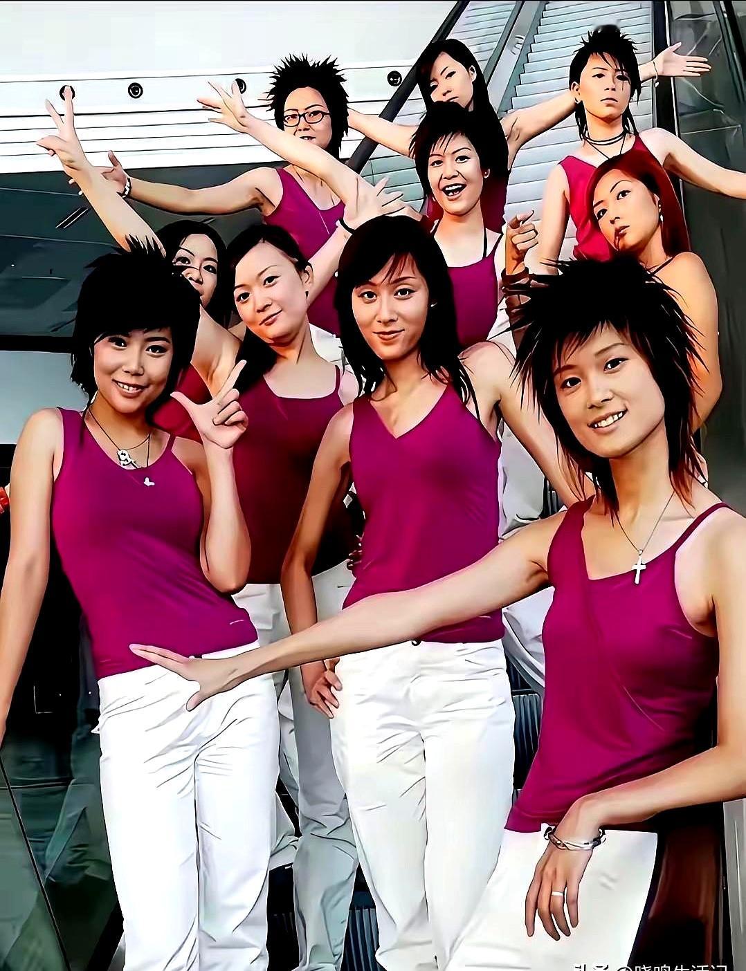 当年那届超女，你敢说没为谁心动过？但论颜值，何洁就是“最美”两个字本美，没有之