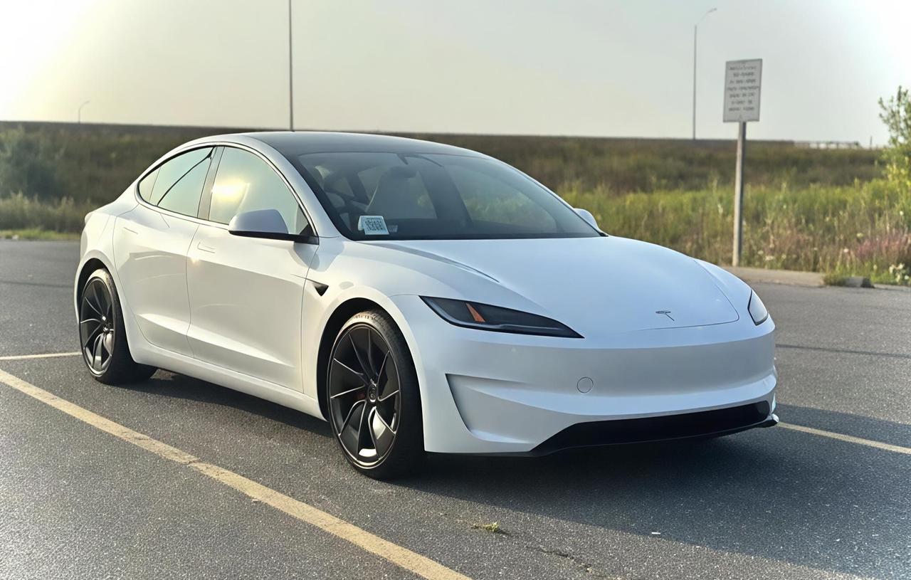 特斯拉Model3廉价版，电池包只有52.9kwh，是严重的战略误判。特