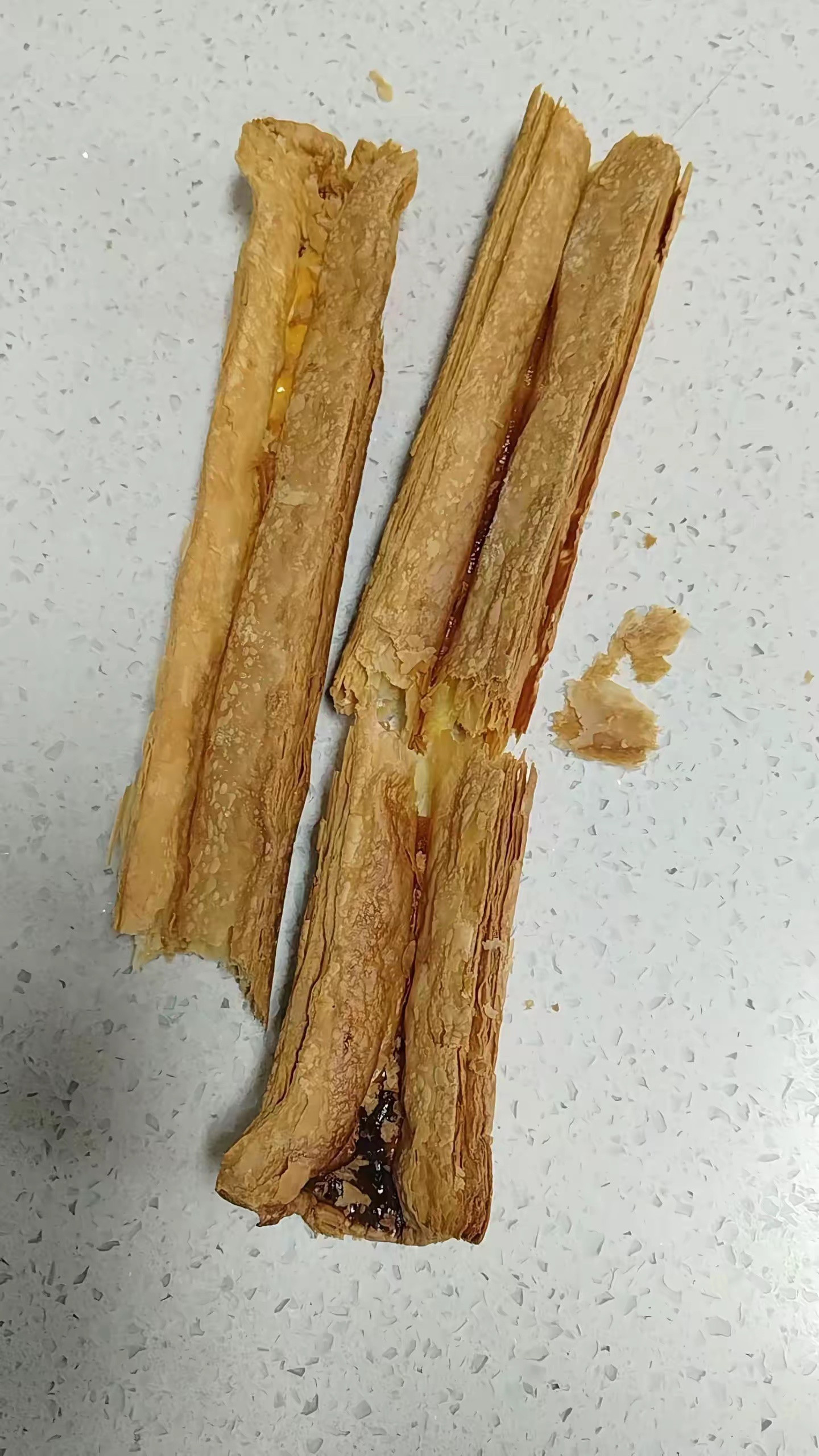 这蛋挞只有皮没有蛋液，还花17.9买的，又干又难吃，纯纯踩雷！​​​