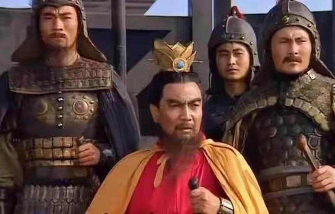 曹操挟天子以令诸侯，但是为啥我感觉好像没人听他的？因为三国演义和三国游戏都潜