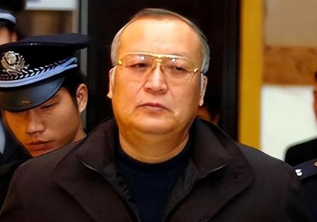 美国榨干了中国外逃贪官身上的油水，将具具干尸退给中国，门都没有。如果美国执意要将