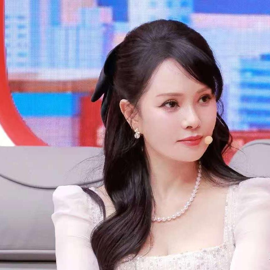 3月16日，伊能静冲上热搜。不是因为新作品，而是在《我们的爸爸2》访谈里，她