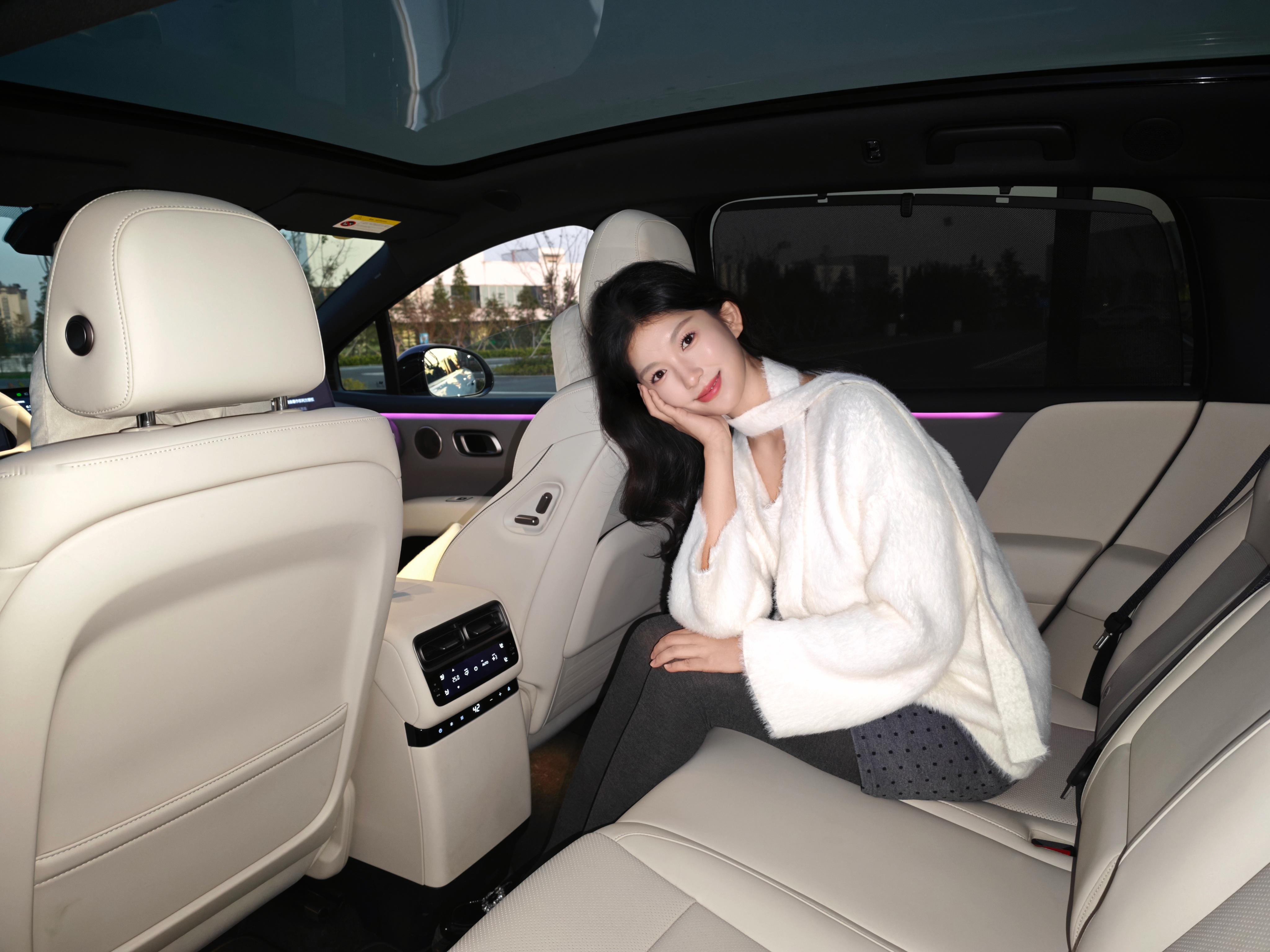 这个周末，天气不错，开着理想i6出来兜兜风！说实话，i6真挺好的：好开、好