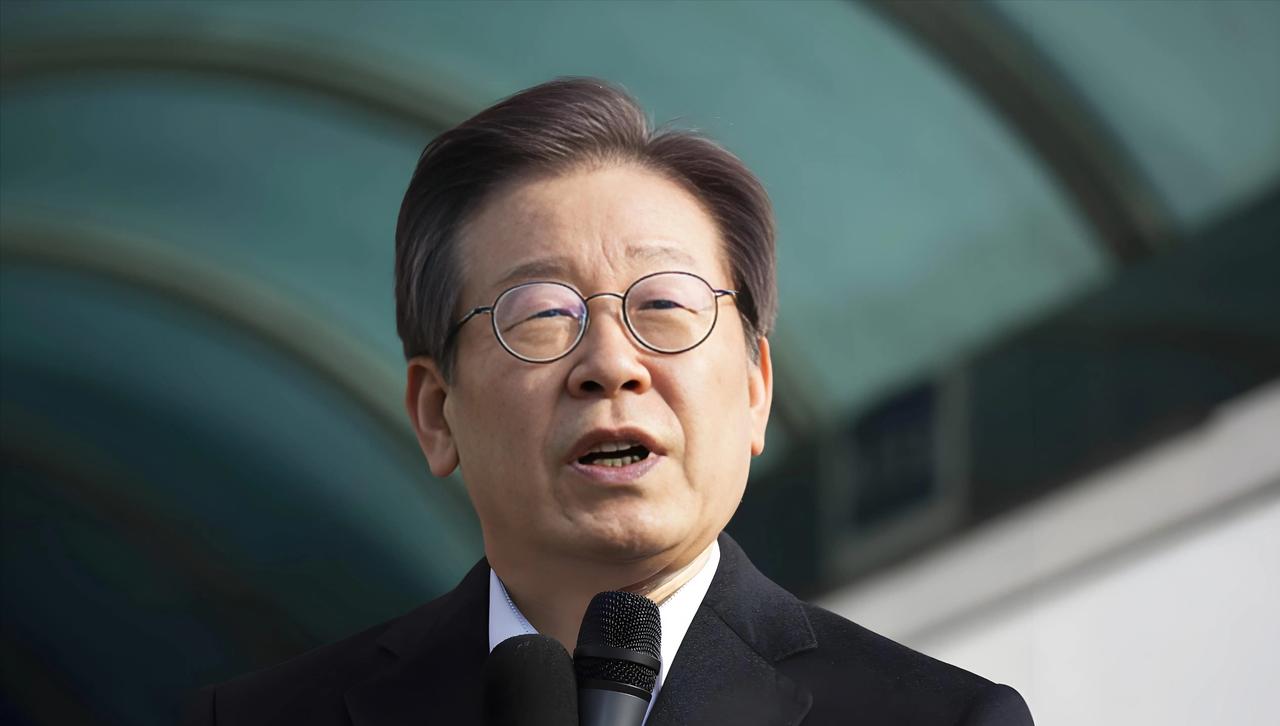 这届APEC峰会，韩国真是把脸丢到太平洋里了！1700多全球大佬云集，结果酒