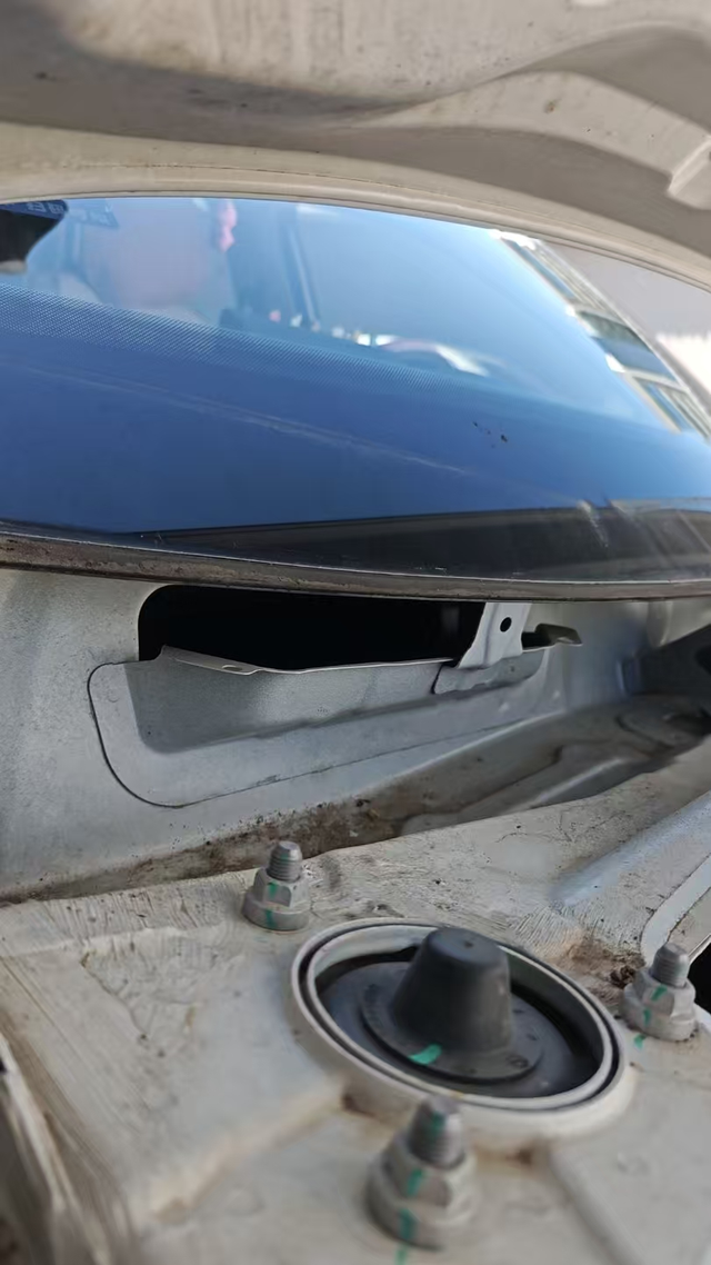 帝豪的车主注意哦内循环熄火自动关闭的天冷了车内容易进小动物，外面什么网格都没有