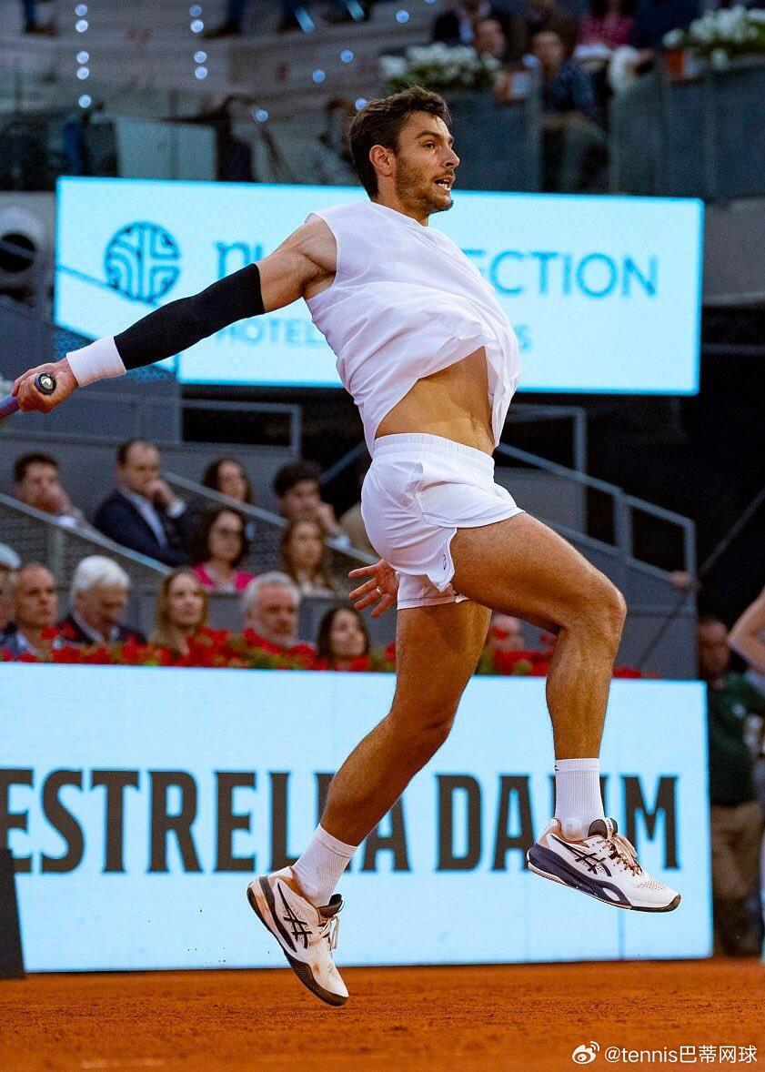 红土赛季男女单保分压力top10男单🇪🇸阿尔卡拉斯-4330分🇮🇹