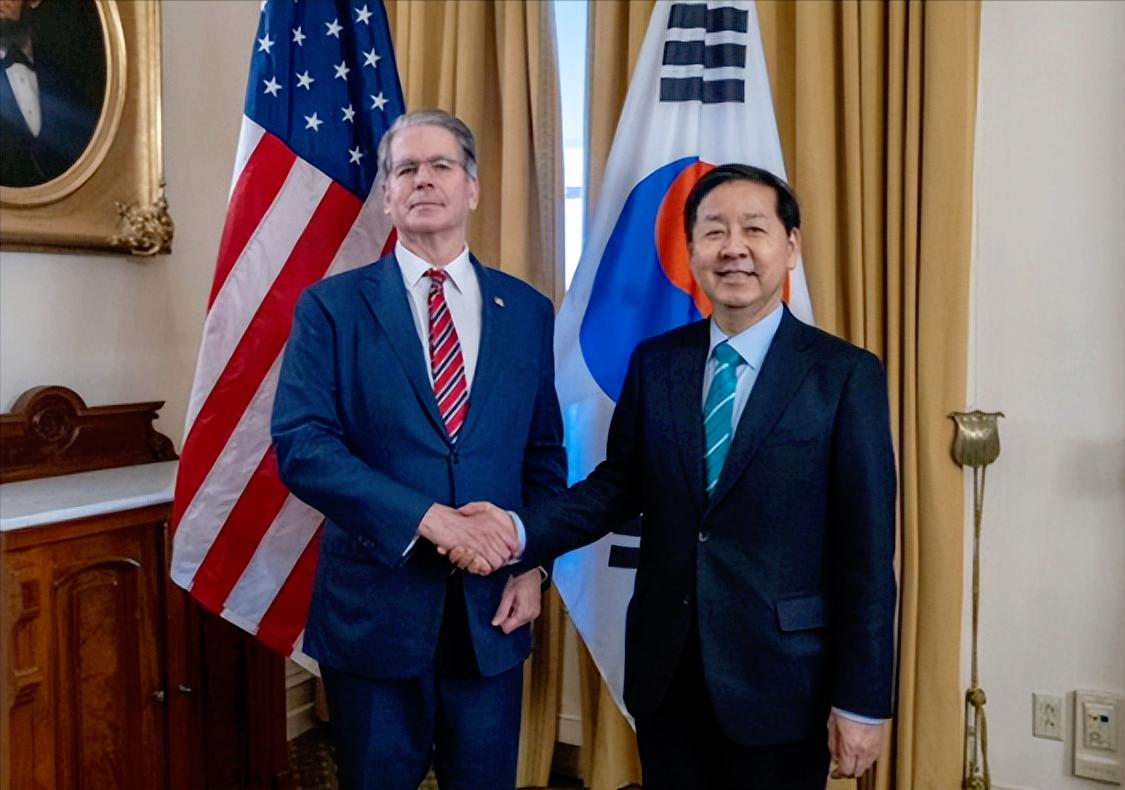 这一开年币圈都没这么刺激，韩元直接崩回17年前，1美元能换近1480韩元，跌穿2