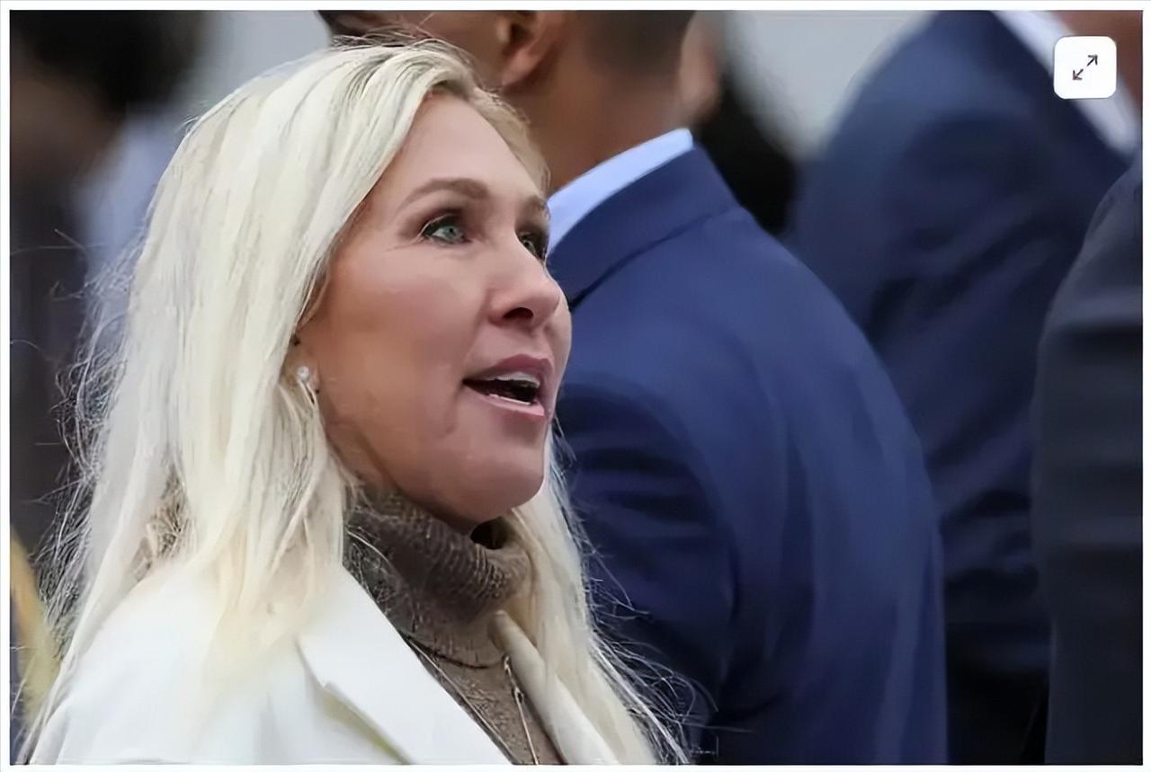 队伍不好带了，特朗普阵营，如今内讧严重，几乎已经到了无法掌控的程度。特朗普在刚刚