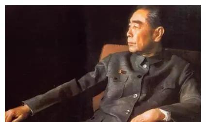 周恩来临终前定了三条遗嘱，但毛主席只答应了其中一条，华国锋说：当时没有人敢做决定
