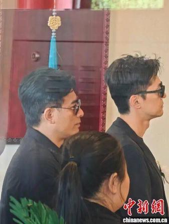 游本昌追悼会上“最无耻”的一幕曝光！胡歌、陈龙离开时遭人持续跟拍！一直跟拍