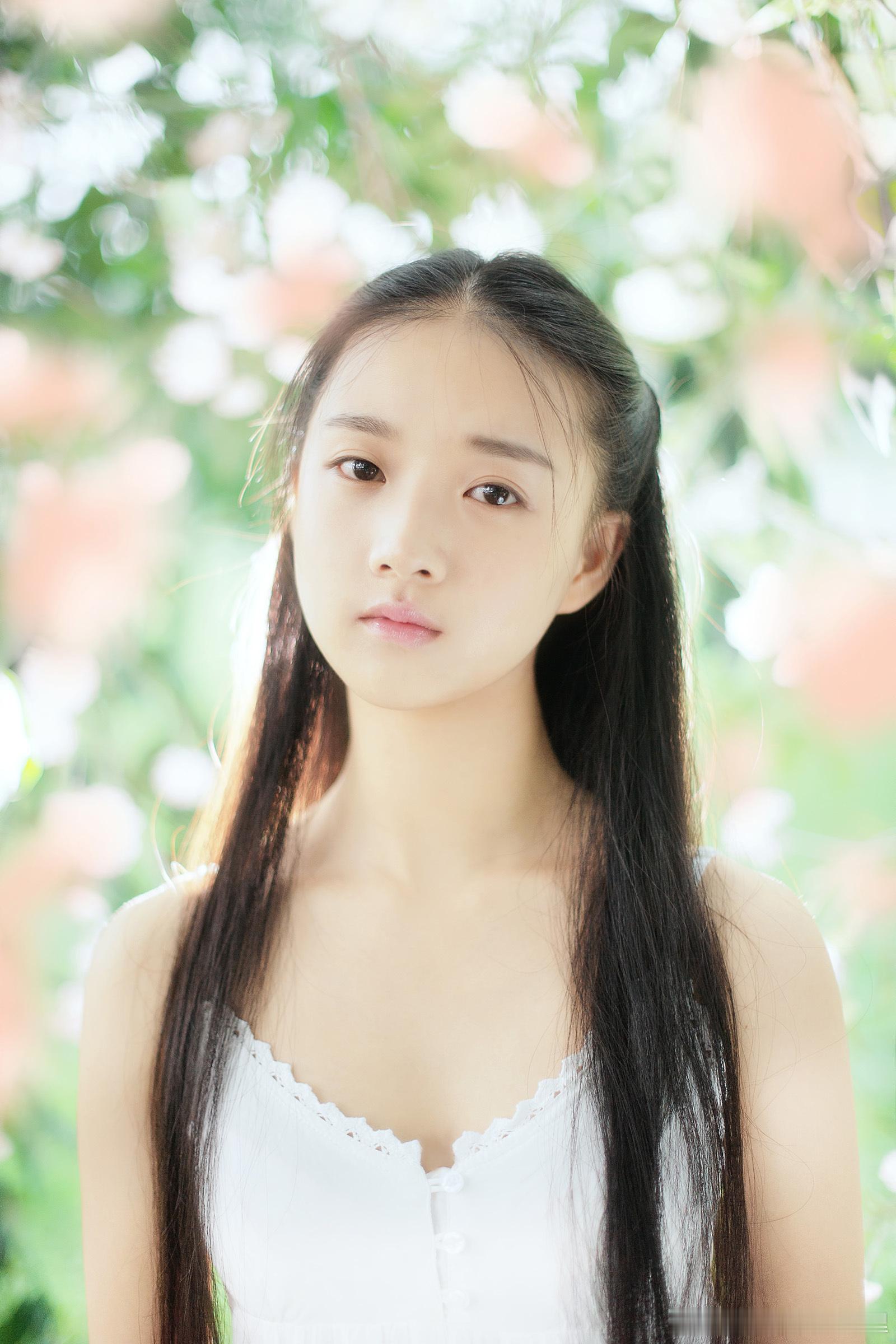 🐲属龙者的年度运势大揭秘！🔮今年属龙的朋友们有福了！长辈们的智慧将如明灯指引