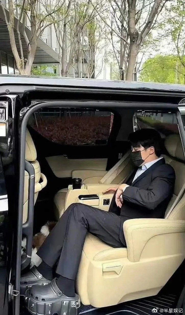 这鞋是认真的吗，虽然没有很高，不必这么费力吧