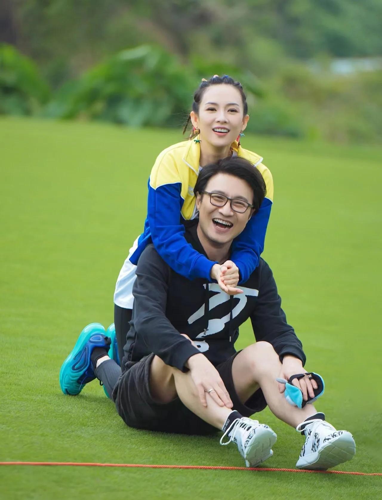 汪峰刚官宣开演唱会，娱乐圈就接连爆大瓜出来，网友调侃还是别干活了汪峰的“头条