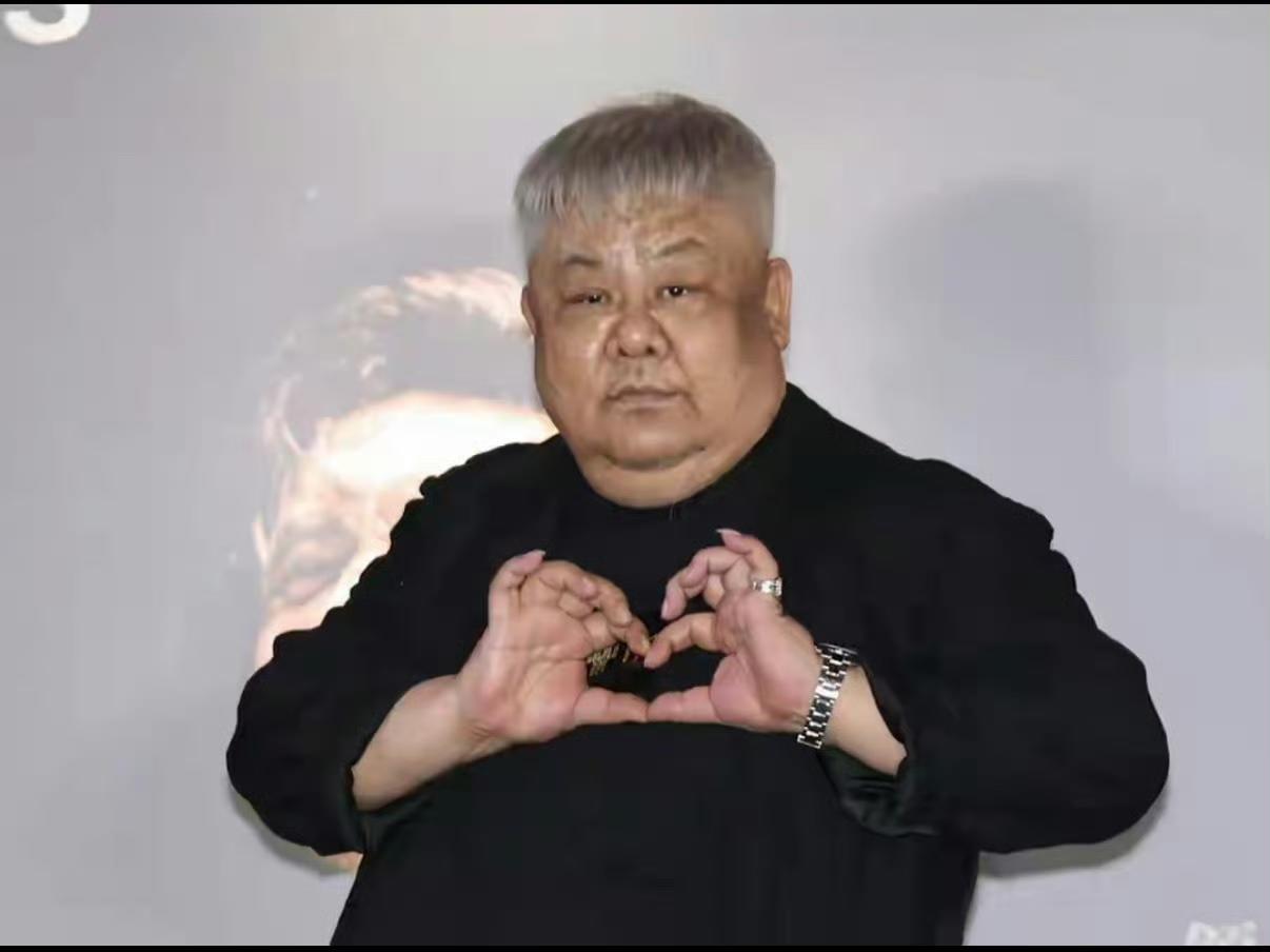 61岁老戏骨硬刚谣言也太圈粉了！近日外网匿名账号传林雪欠百亿赌债、连夜跑路