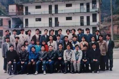 此情可待，已成追忆。高中毕业30多年了，大学毕业也30年了，人生如白驹过隙，我们