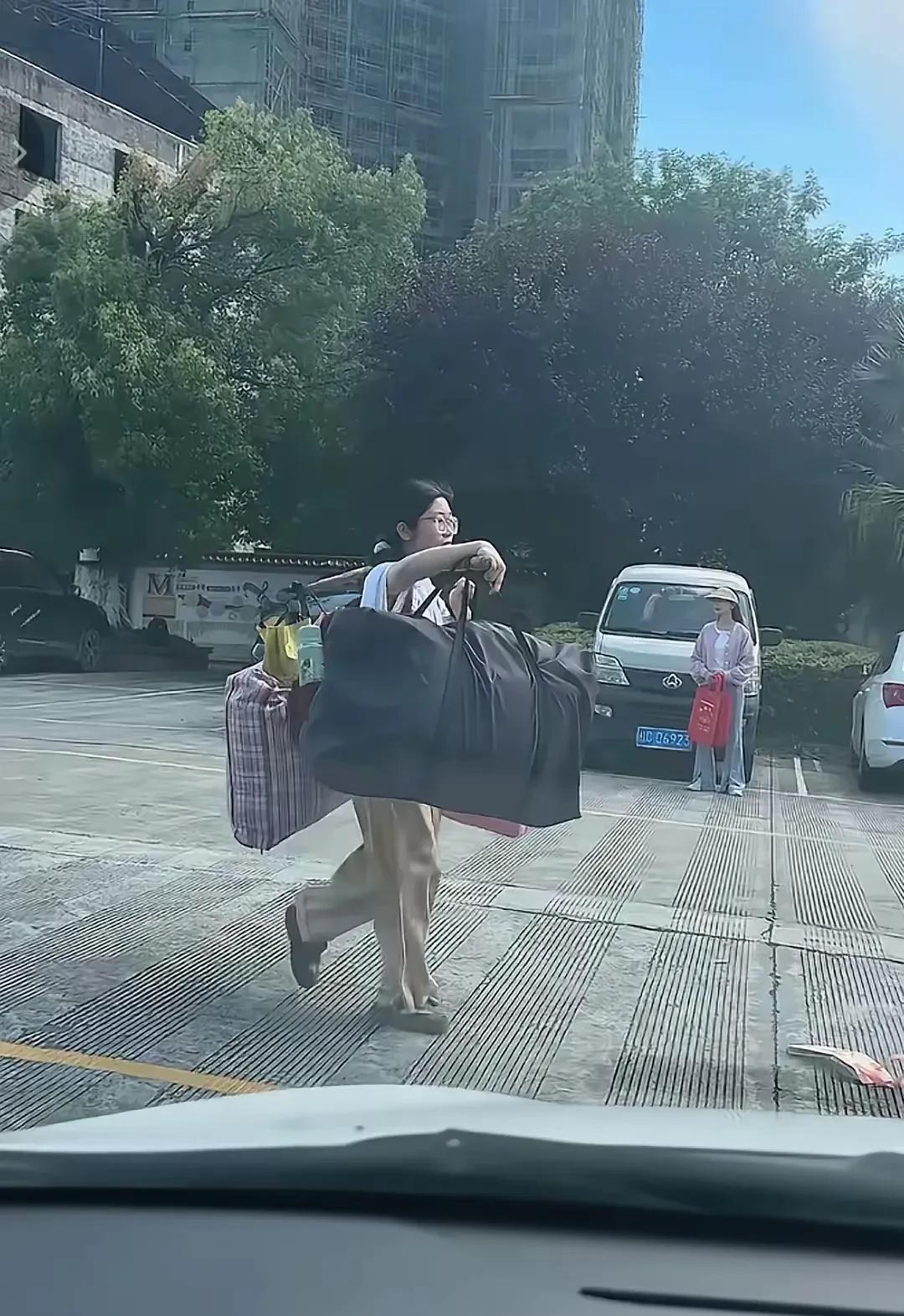 每一个走出高考考场的孩子，面临的不只是人生中一个学习阶段的结束，同样也是人生中一