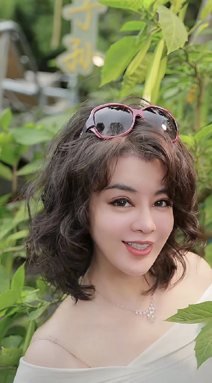 于文红说，她的人生低谷是遇到生意上的困难，影响了她的财路，失恋和离婚从来不是她的