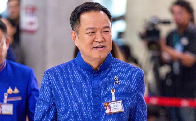 阿努廷终究还是赢了，最近阿努廷在泰国国会以过半数票当选第33任总理，很多人可能没