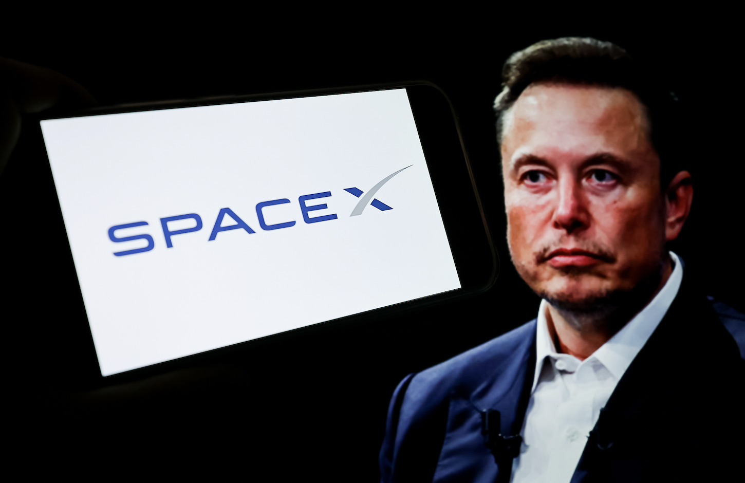 SpaceX拟租用8万座蜂窝基站, 打造美国第四大移动运营商