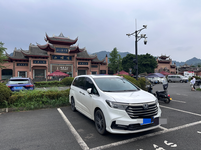 自驾游好伴侣，18个月跑了三万公里两口子都比较喜欢自驾游，所以买车一年多，有