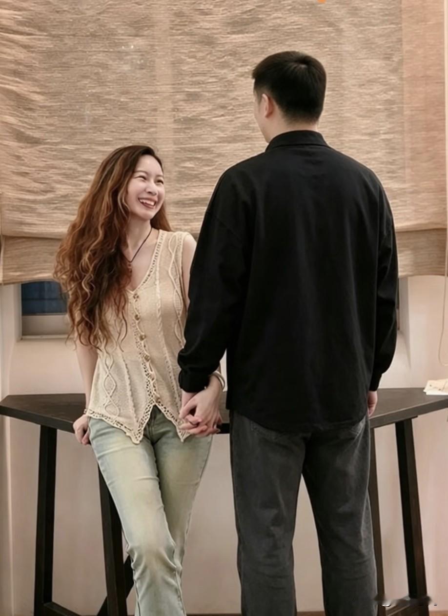 一位情感专家说：“婚外情的关系中，男人99%是图性，而女人99%是图财。婚外情中
