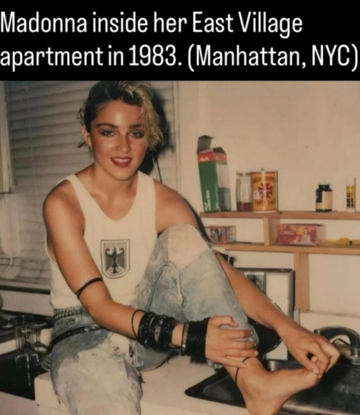 1983年，一个身揣35美元的女人蜷缩在纽约东村臭气熏天的破公寓里，谁也没想到，