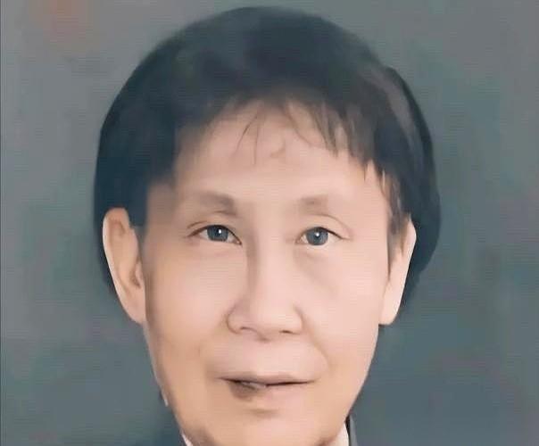 南京一个菜市场的废品站，一摞摞发黄的手稿，被人当破烂，五毛钱一斤往外甩。老板看