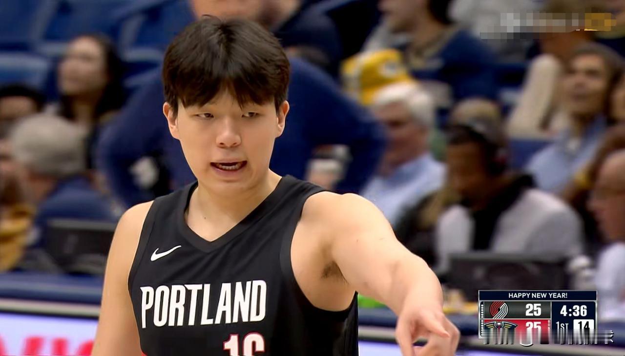 开拓者主帅斯普利特真是太吹毛求疵了！在今天开拓者客场挑战鹈鹕的比赛中，目前双方的