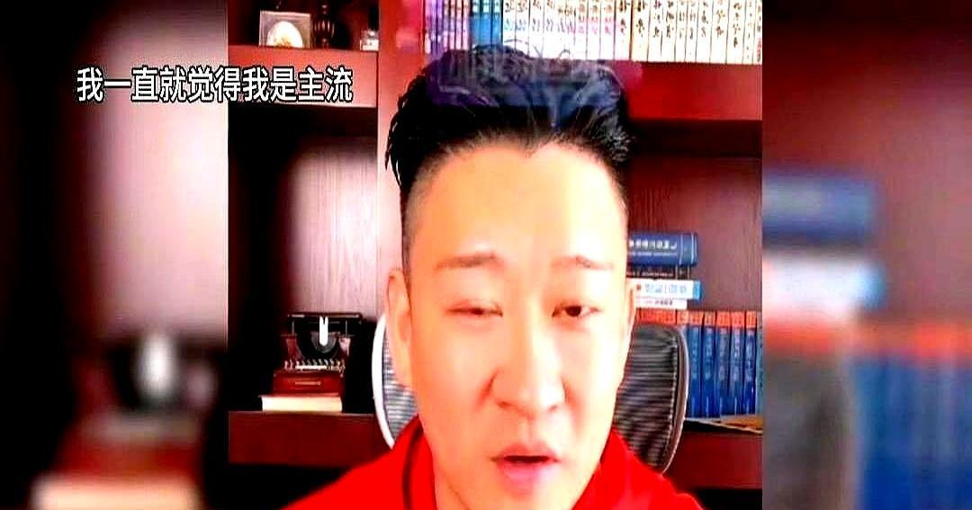 台下，三个人。空荡荡。台上，几十张学徒的脸，眼巴巴望着他，指着他吃饭，指着他