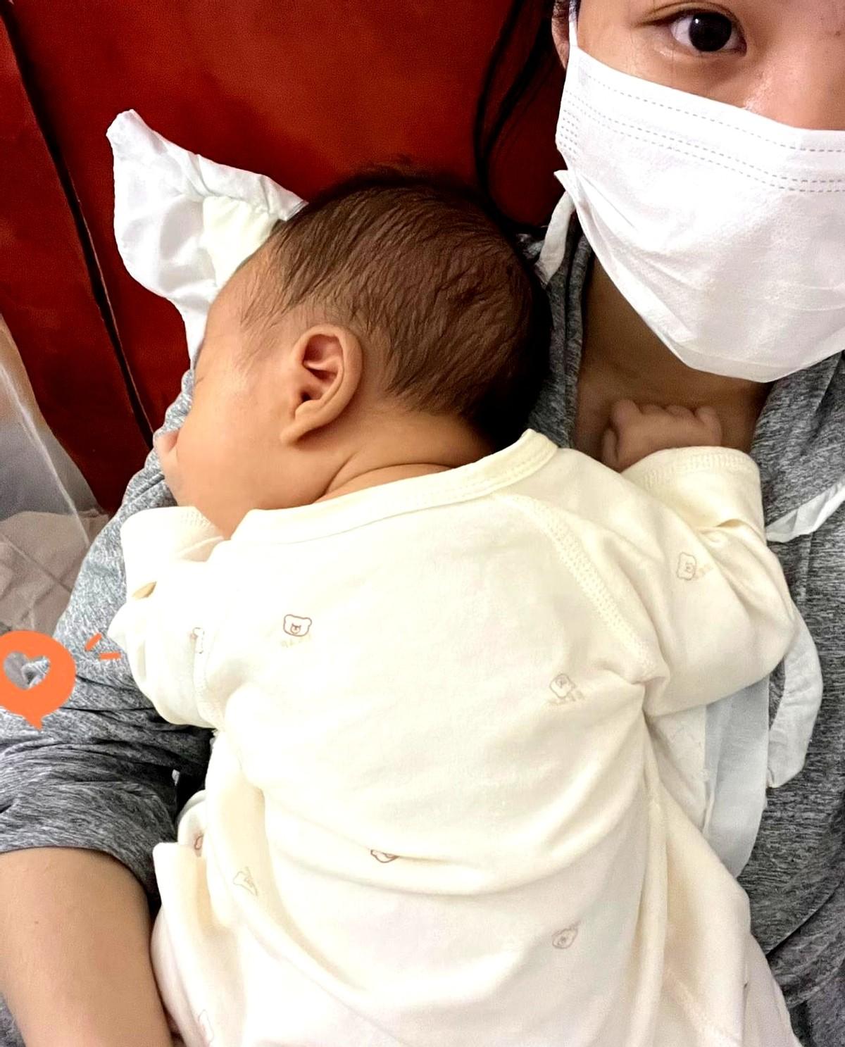 听我同事她妈说起这事，气得我心口疼。自家闺女刚生完，婆家跟没事人一样，当妈的心