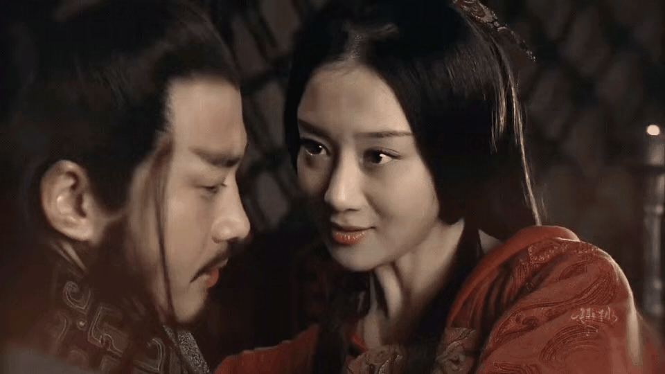 不知道大家发现没有？早年影视剧里的吻戏跟现在差别真的太大了！就拿何润东的项羽跟李