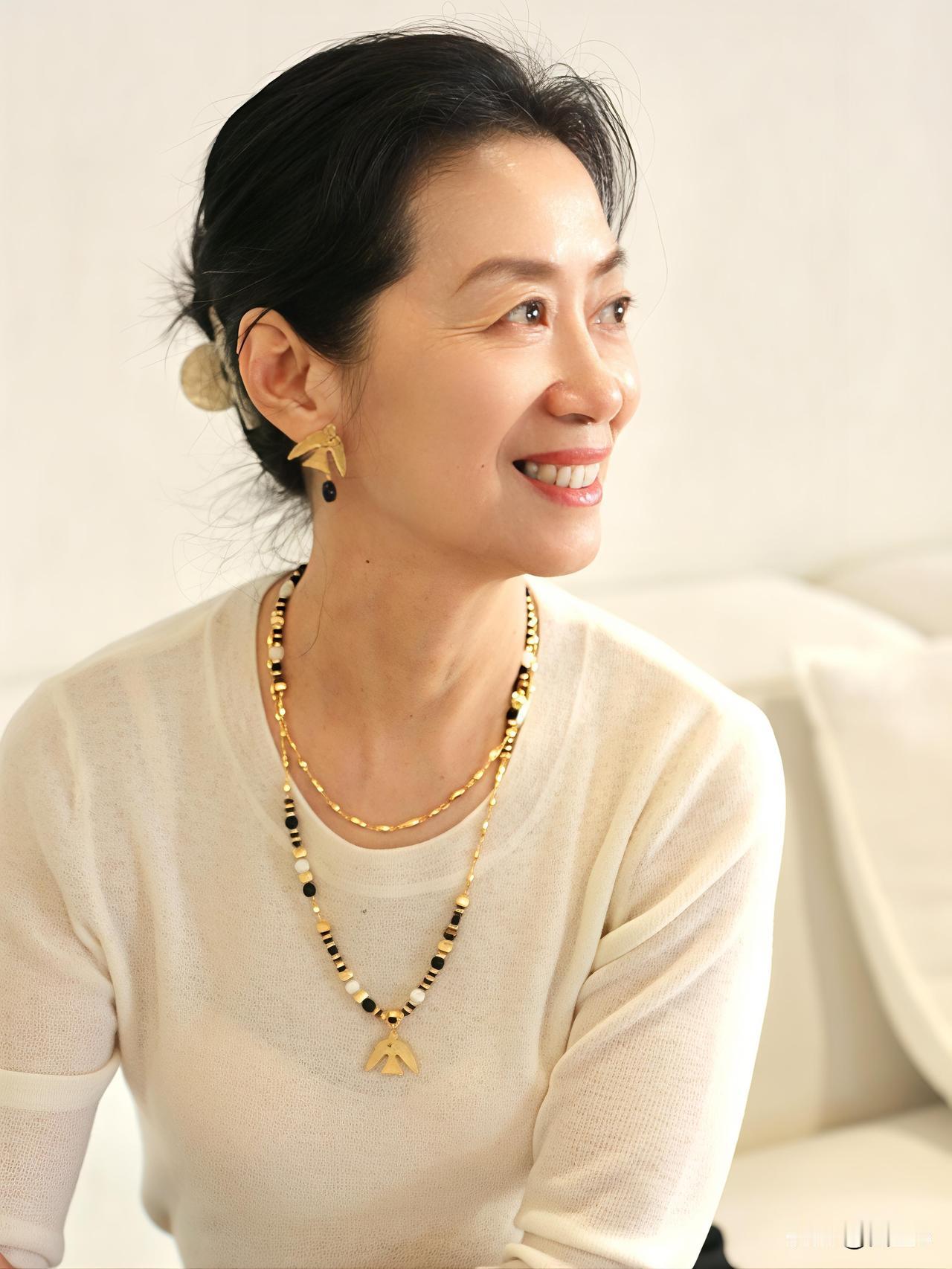 一路走来，早已不是当初的模样！岁月像一把温柔又锋利的刀，磨掉了年少时的轻狂