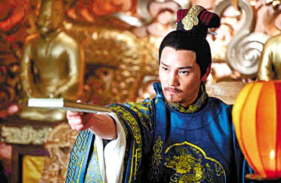 很多时候，朝廷并不需要能打胜仗的将军，所以冤杀岳飞，厚待此人。就像南宋初期，中兴