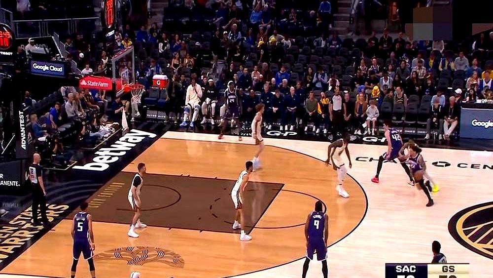 金州勇士队主场，已经连续600场门票卖光了。不少人担心库里出场是救市，其