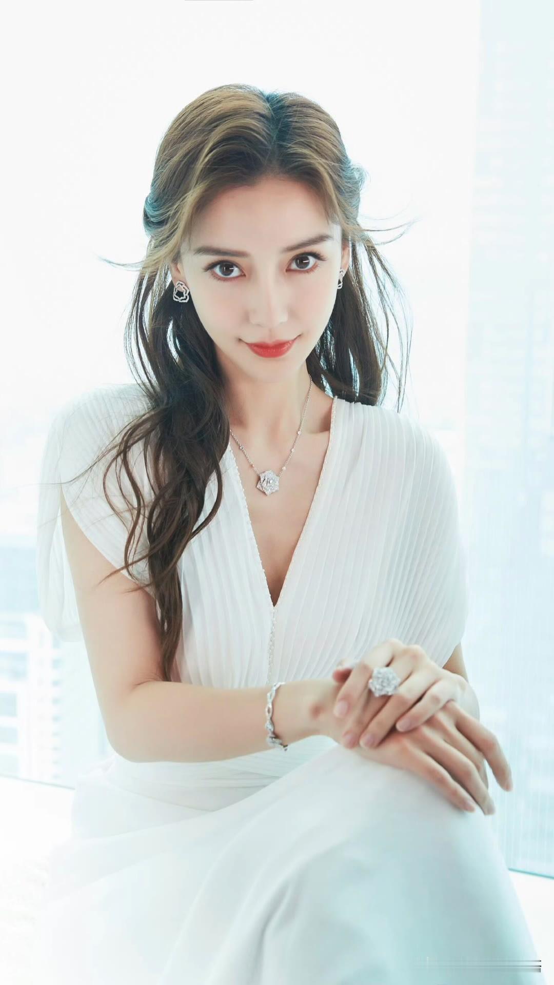 时尚美女，喜欢吗？