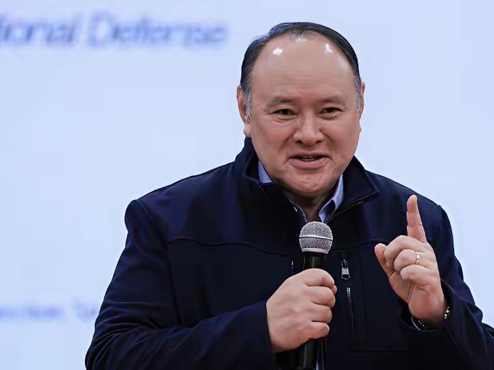 前阵子还在南海跳得欢，转头就认怂了？6月28日菲律宾防长突然对华服软喊话，