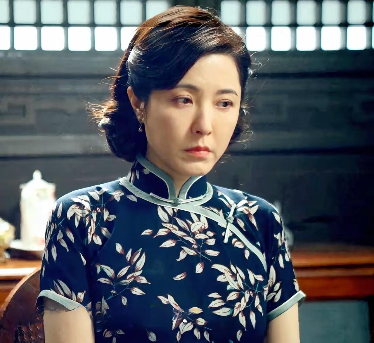 追剧《沉默的荣耀》大美女曾黎饰演的吴石将军夫人王碧奎，怎么那么冷漠、木讷、不
