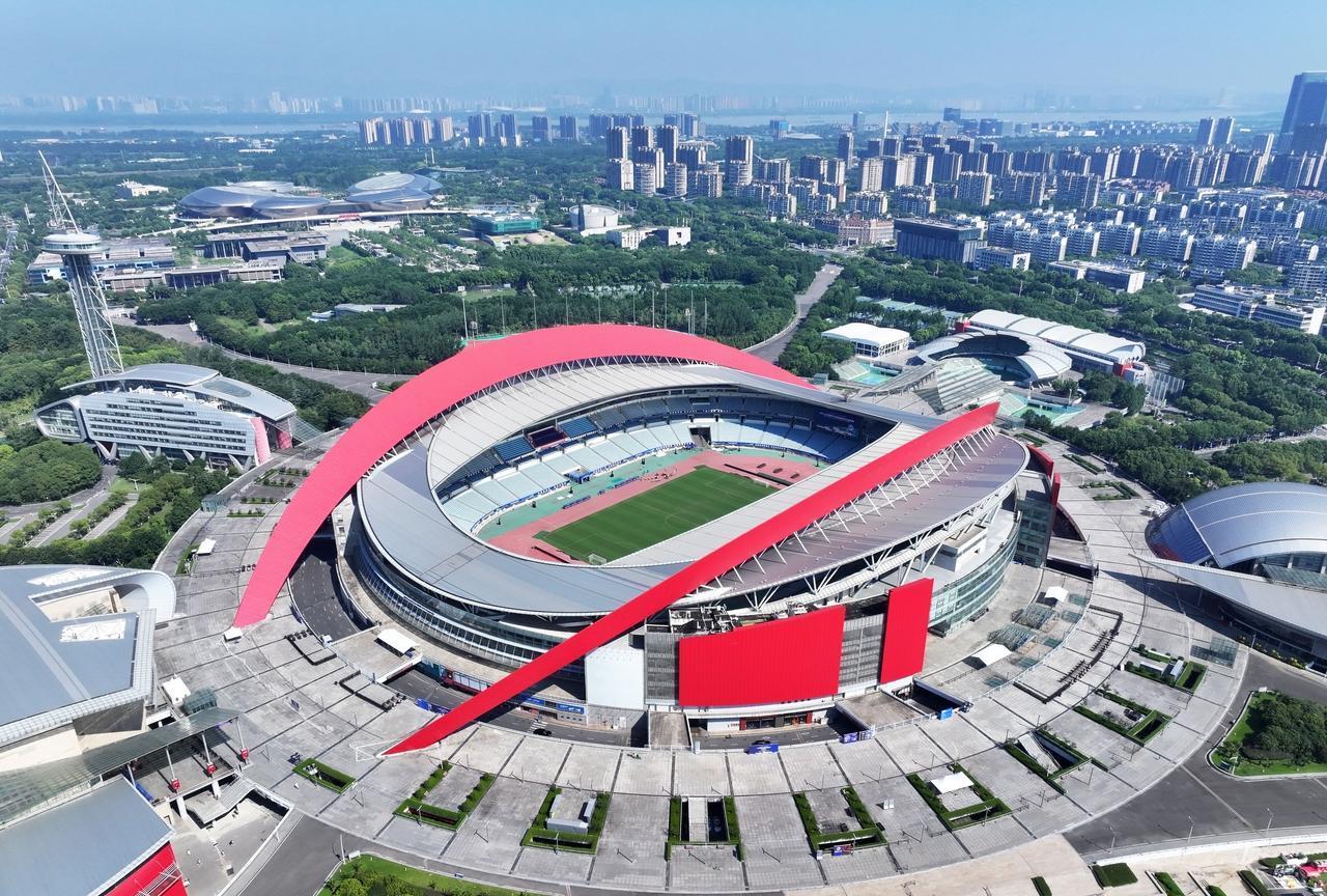 超6万人现场观战，苏超！彻底火爆！南京队与苏州队这场“江苏老大”之争，在当年的