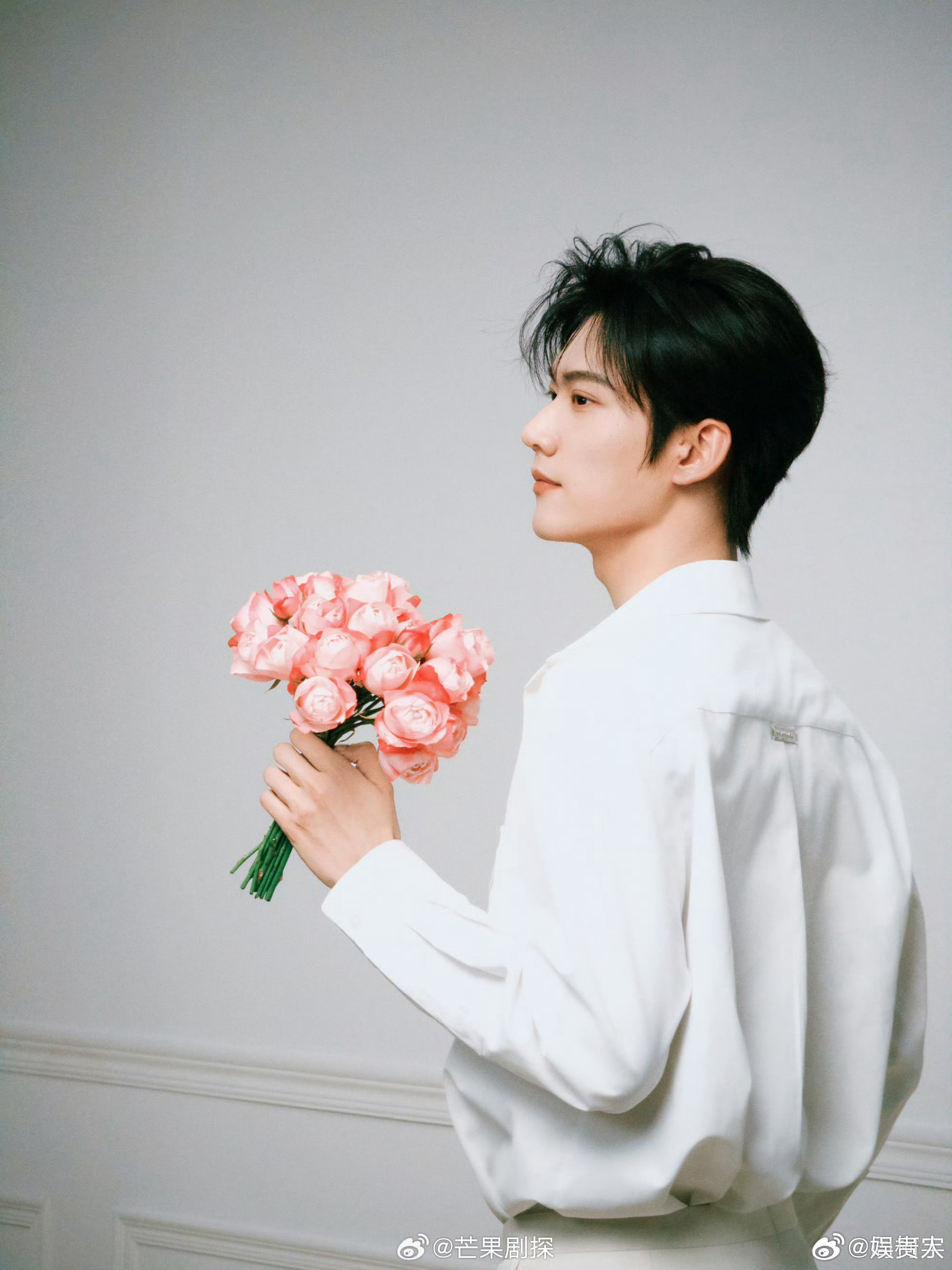 周柯宇刘亦菲同款手捧花周柯宇手捧花照周柯宇刘亦菲同款手捧花造型