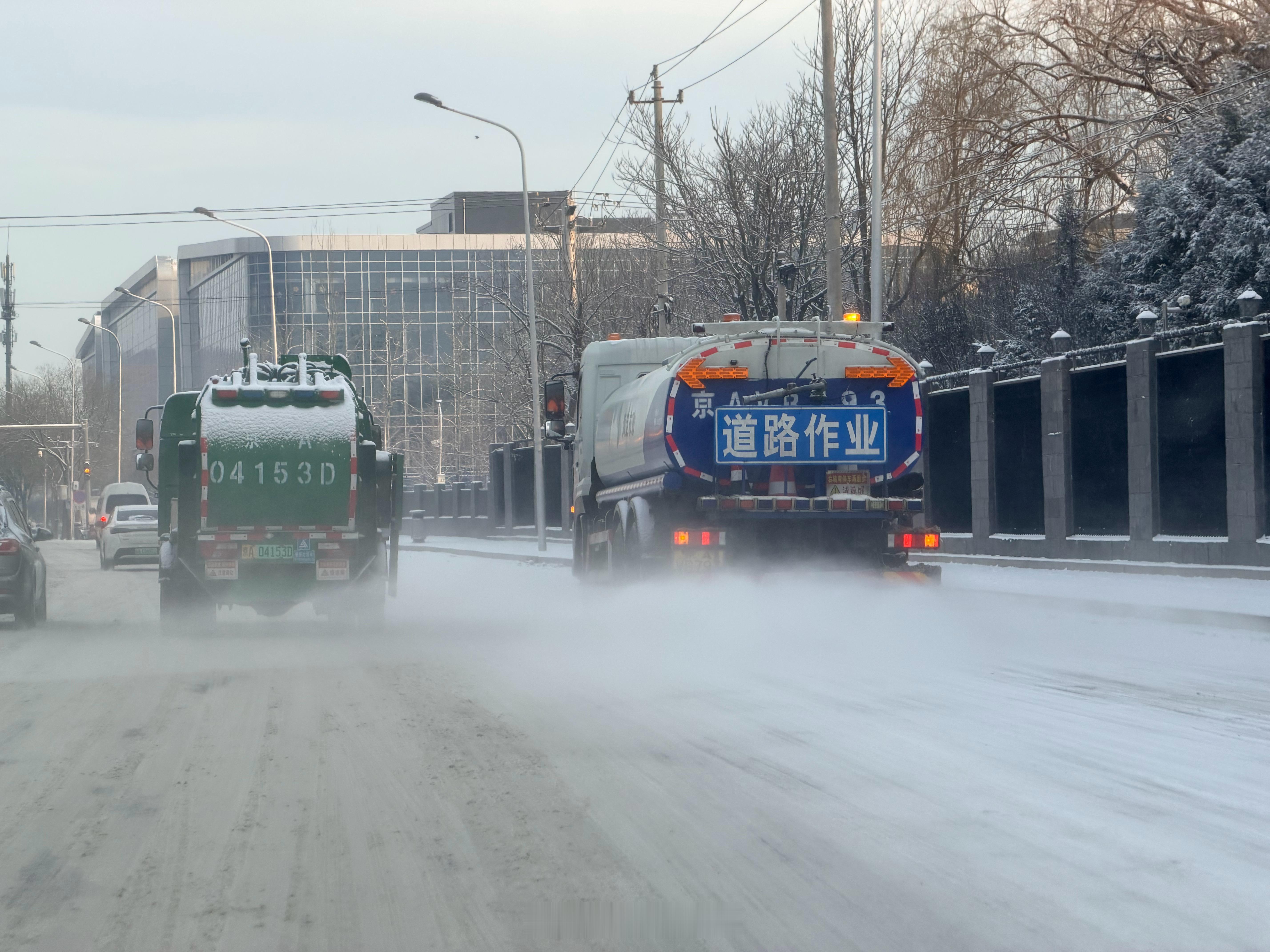 这样的天气，这样的路况非常不建议用辅助驾驶